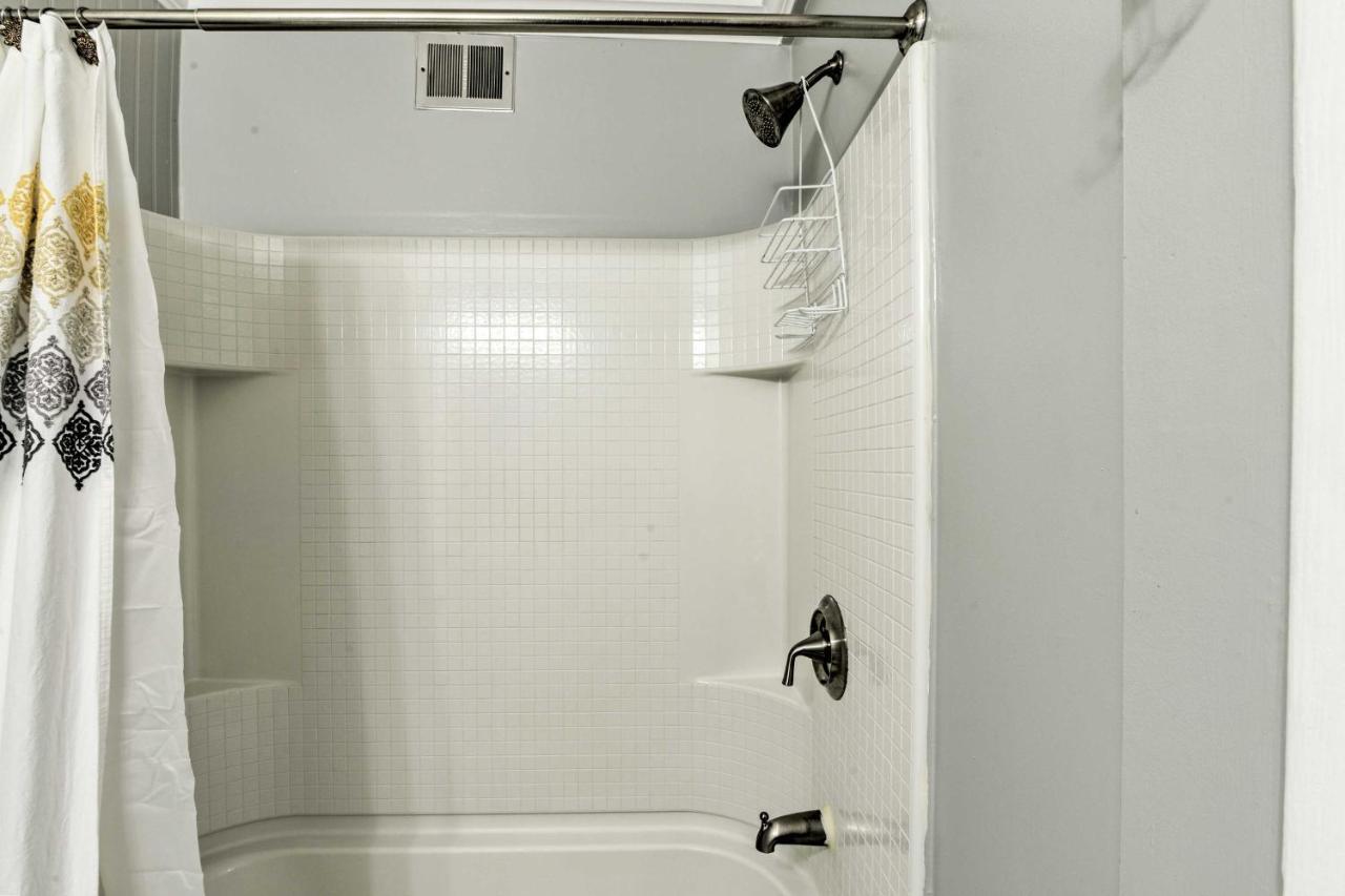 Enchanting Family House With Balcony Less Than 3 Mi To Wvu! มอร์แกนทาวน์ ภายนอก รูปภาพ